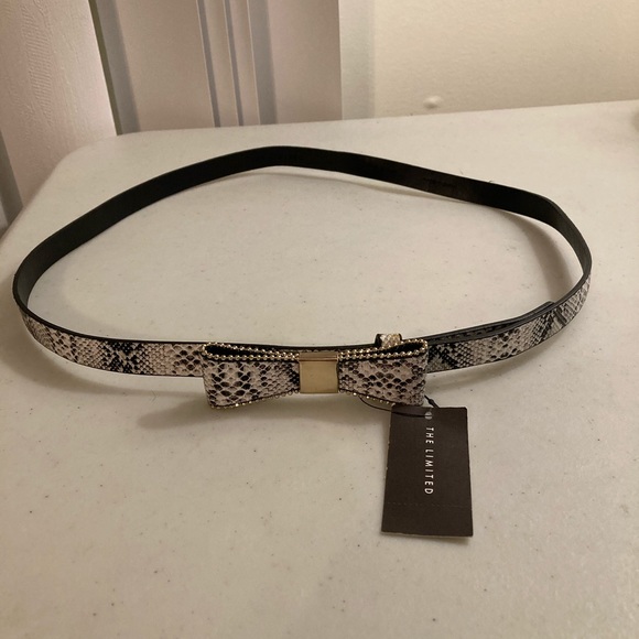 The Limited Accessories - The Limited Sz L snakeskin style belt w/bow tie